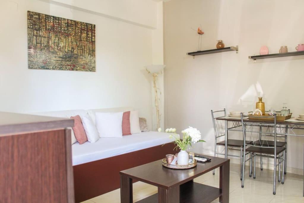 Afroditi'S Guest House Candia Esterno foto