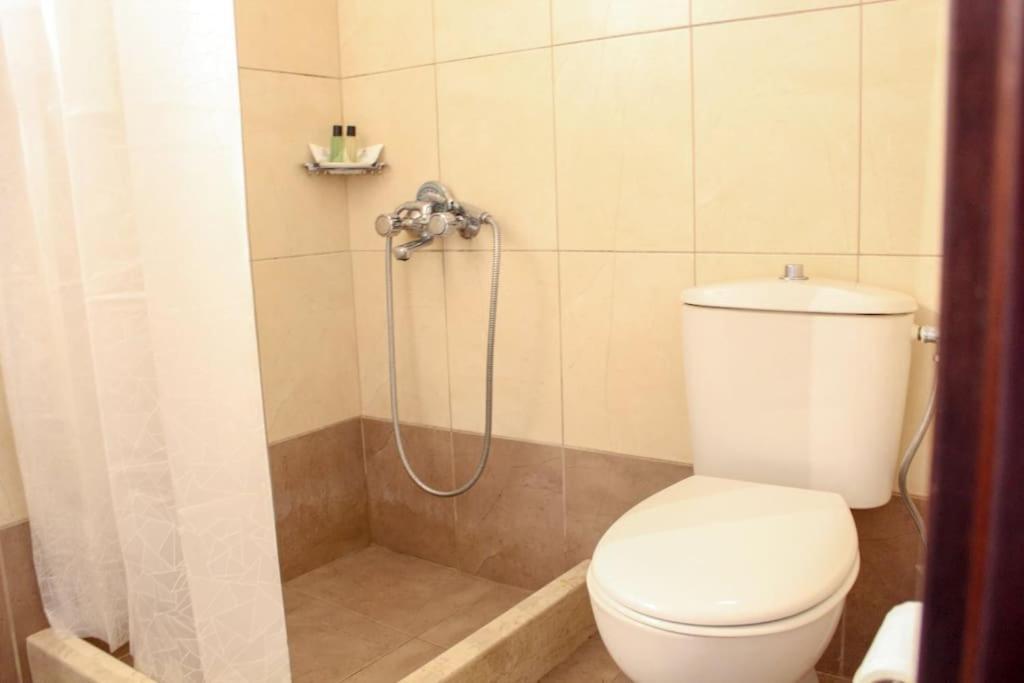 Afroditi'S Guest House Candia Esterno foto