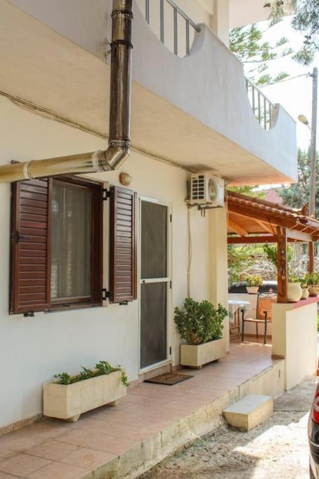 Afroditi'S Guest House Candia Esterno foto