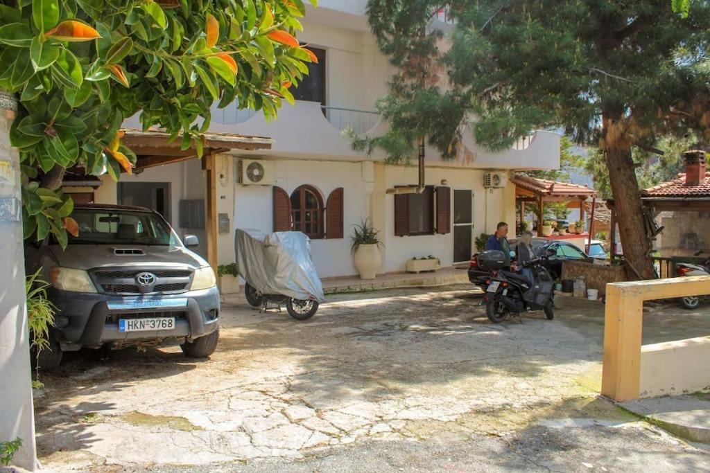 Afroditi'S Guest House Candia Esterno foto
